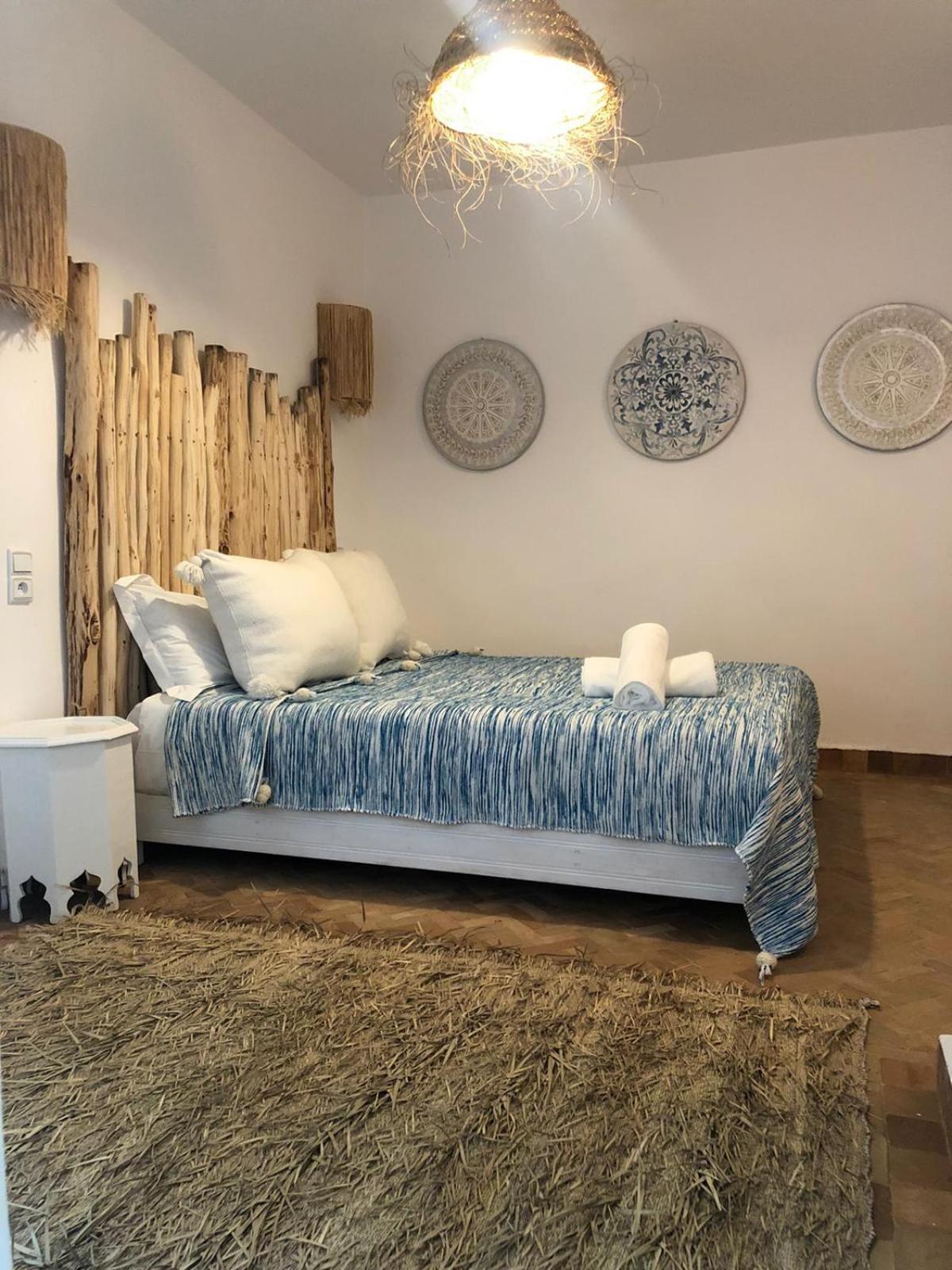 Family Room,1600566901:JPEG